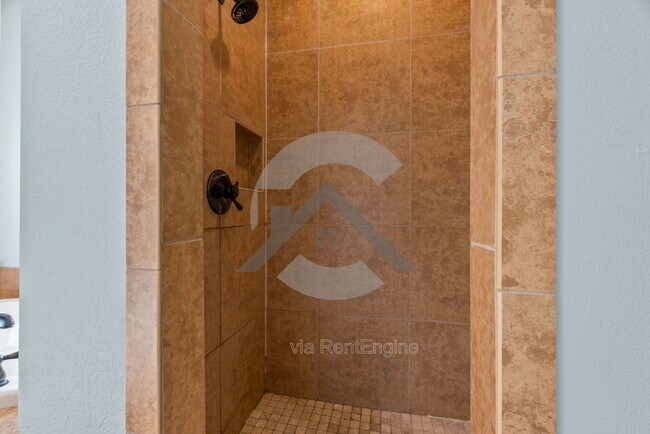 Building Photo - 1615 N Taylor St