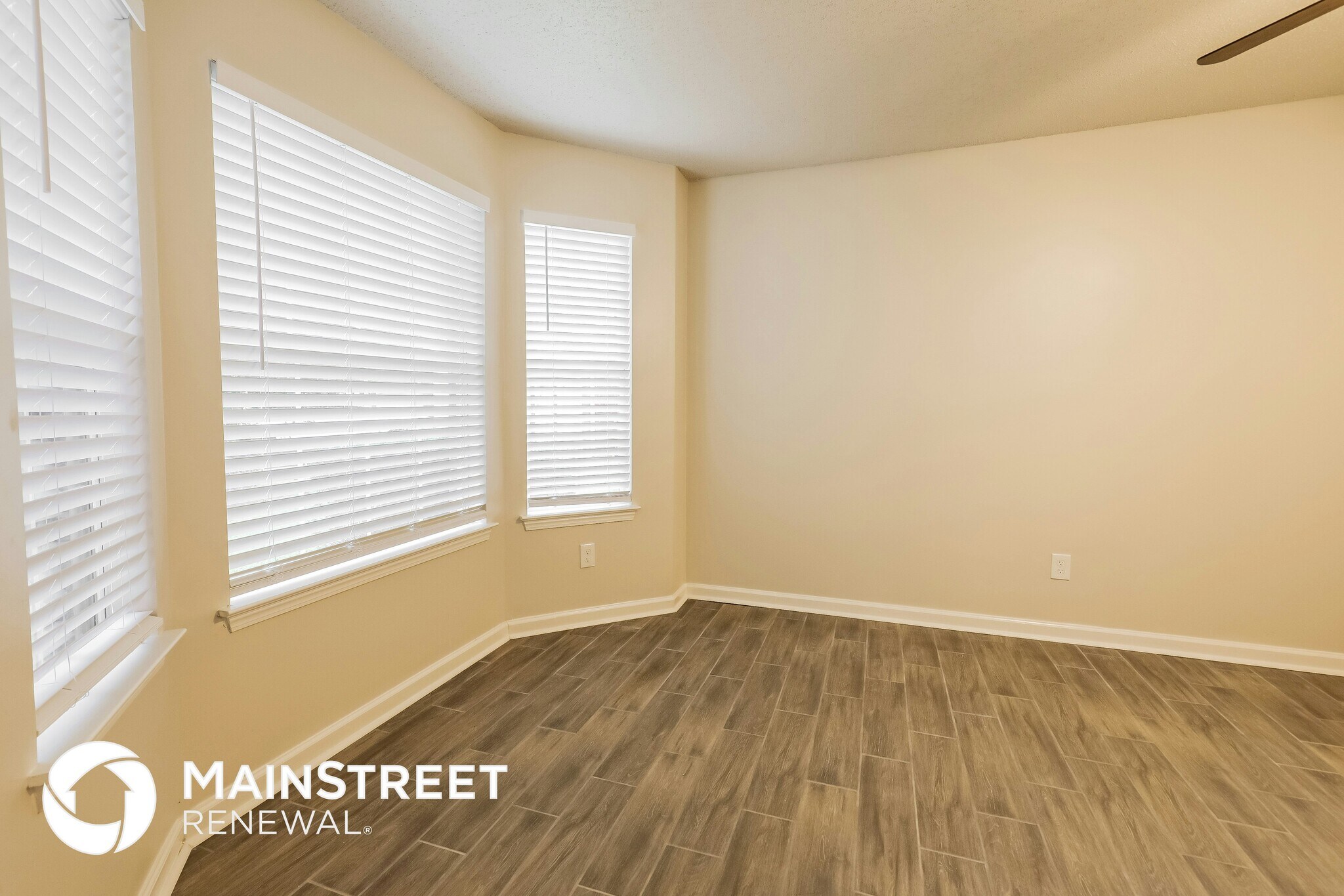 Building Photo - 1562 Gunstock Ct