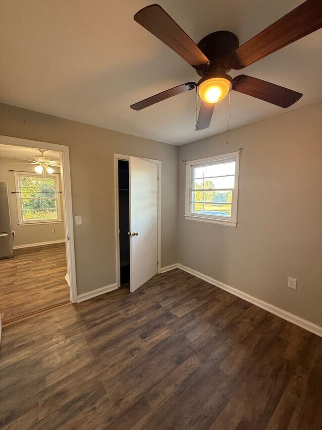 Building Photo - 3-Bedroom, 1-Bath Home in Sharon, SC