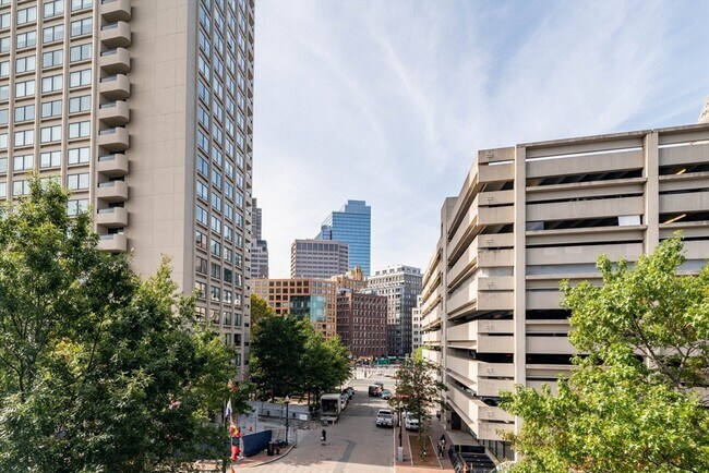Building Photo - 85 E India Row