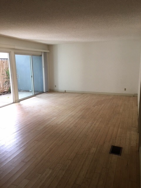 Building Photo - 7742 Paseo Del Rey