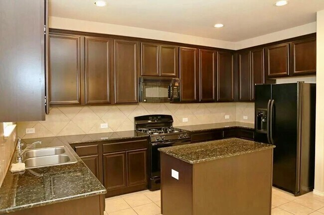 Building Photo - 8629 White Ibis Dr