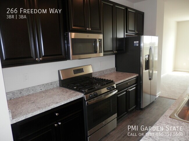 Building Photo - For Rent $2450 NEW CONTRUCTION