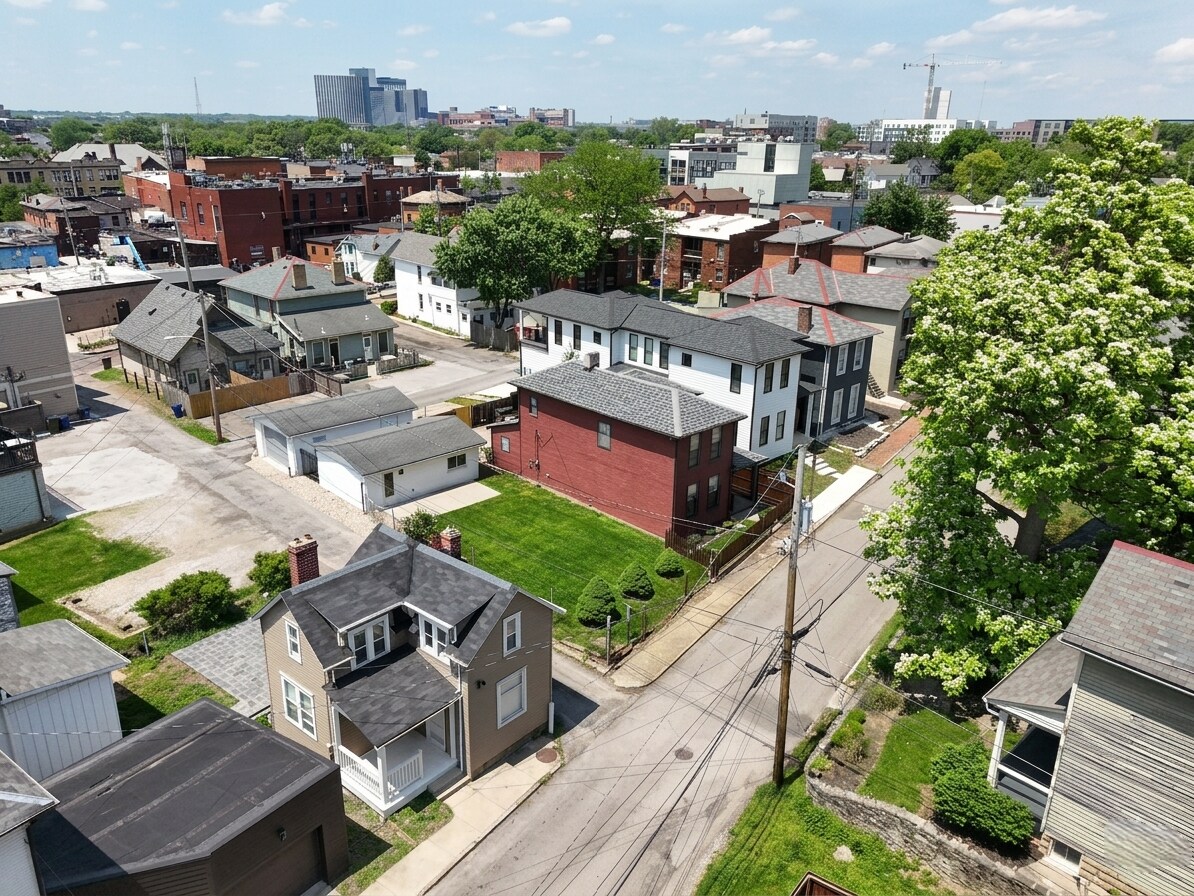 Building Photo - 1163 Say Ave