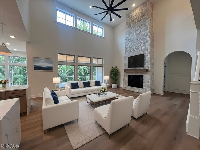 Building Photo - 580 Hardwick Dr