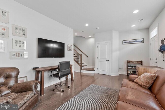 Building Photo - 14803 Retreat Blvd