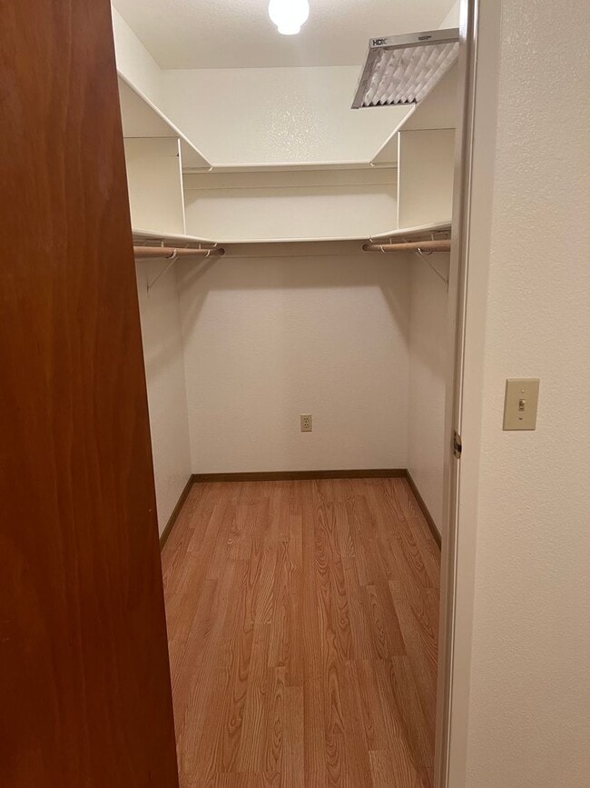 Building Photo - One Bedroom, One bath