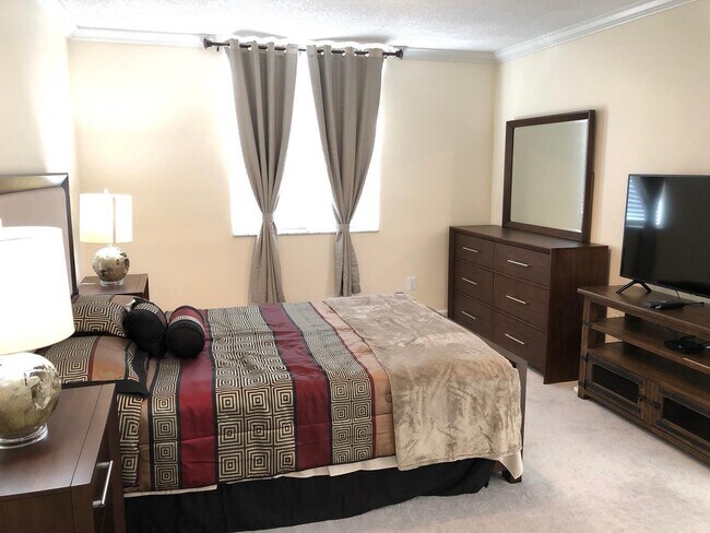 Building Photo - 651 Okeechobee Blvd