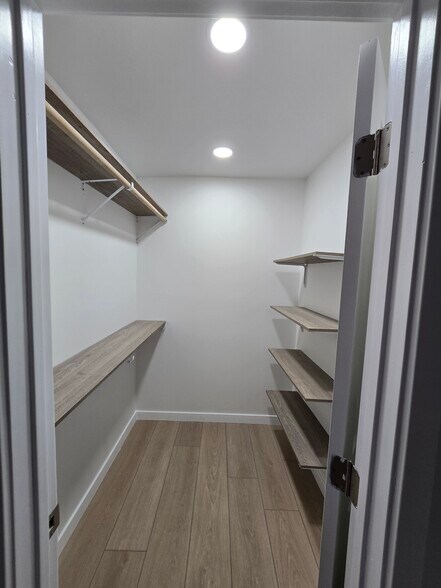 Building Photo - 6714 Fulton Ave
