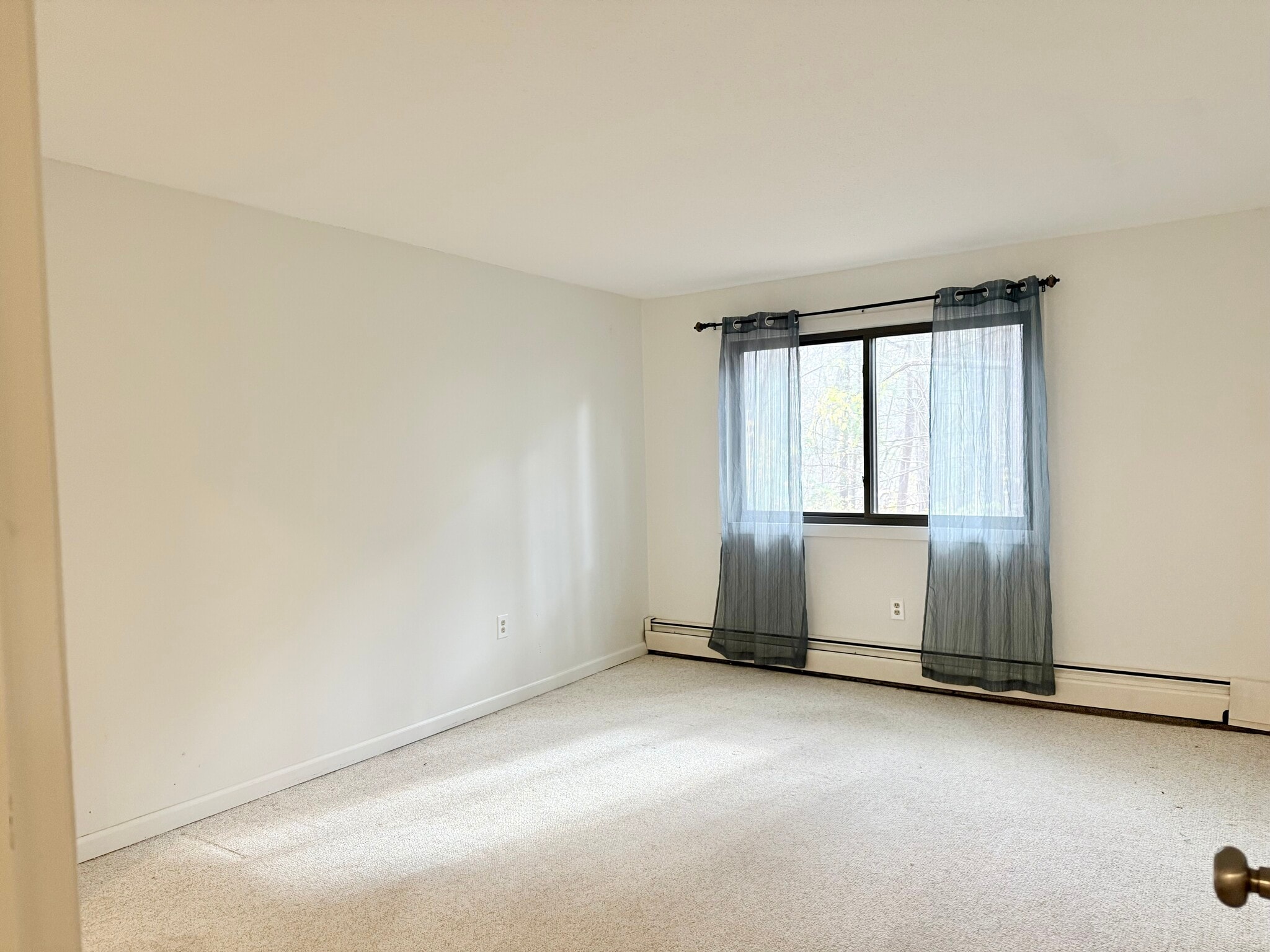 Building Photo - 2 Strawberry Bank Rd