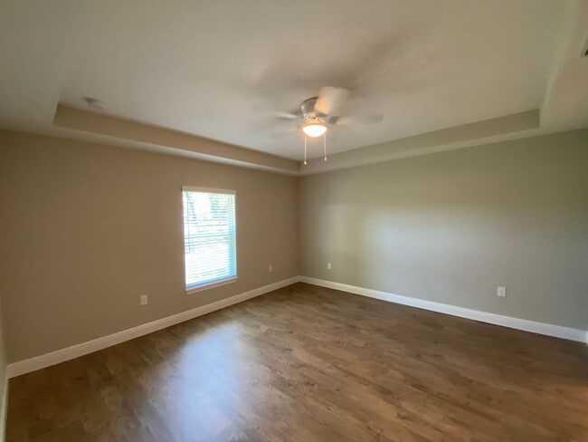 Building Photo - Custom Home - Desirable SE Ocala Neighborhood 3/2/2 **Won't Last**