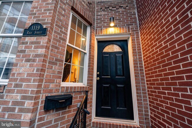 Primary Photo - 1119 Race St