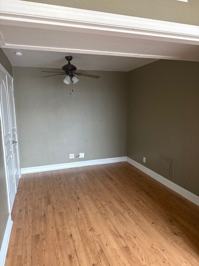 Building Photo - 100 N Arlington Ave