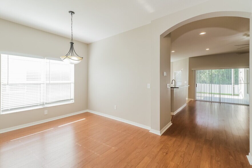 Building Photo - 1123 Emerald Hill Way