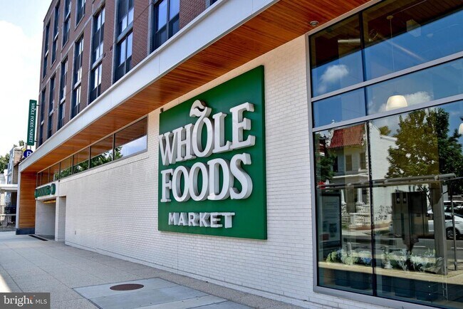 Building Photo - 1016 17th Pl NE