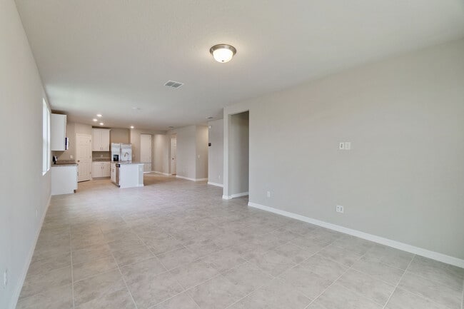 Building Photo - 121 Towns Cir