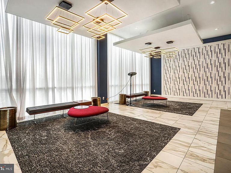 Lobby Sitting area - 4600 Duke St