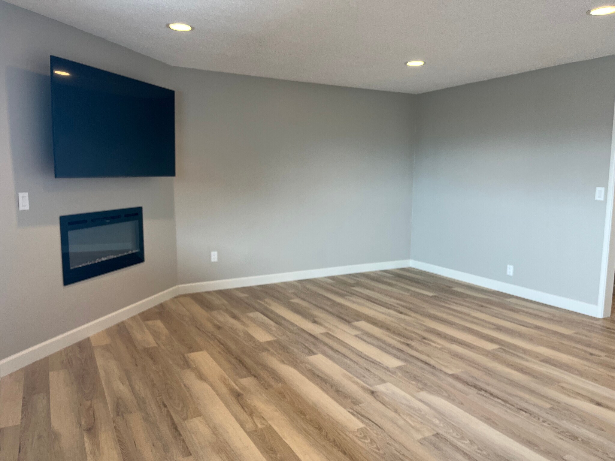 spacious living room - 5935 Mildred Street