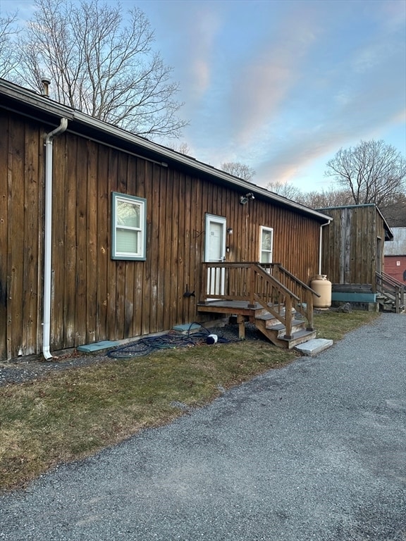 Building Photo - 13 Waushacum Ave