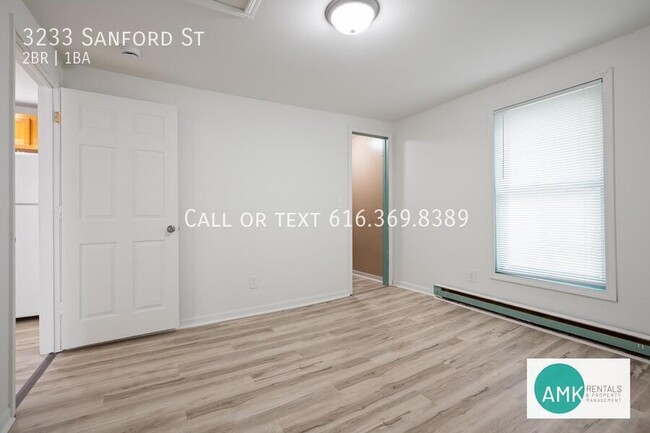 Building Photo - 3233 Sanford St