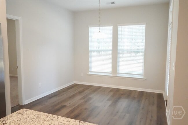 Building Photo - 142 Brookline Dr