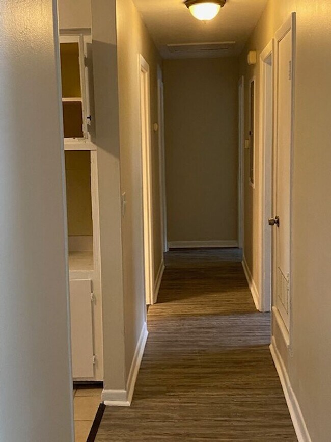 Building Photo - Quiet North Columbus Home
