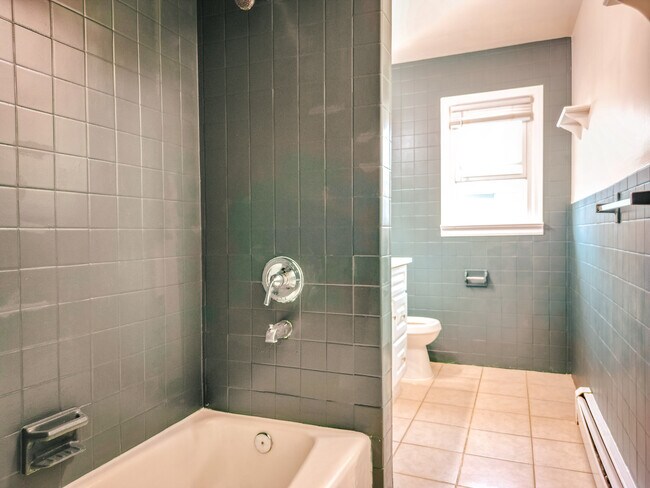 Building Photo - 104 Eastern Way