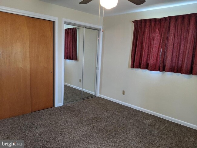 Building Photo - 1995 PA-212