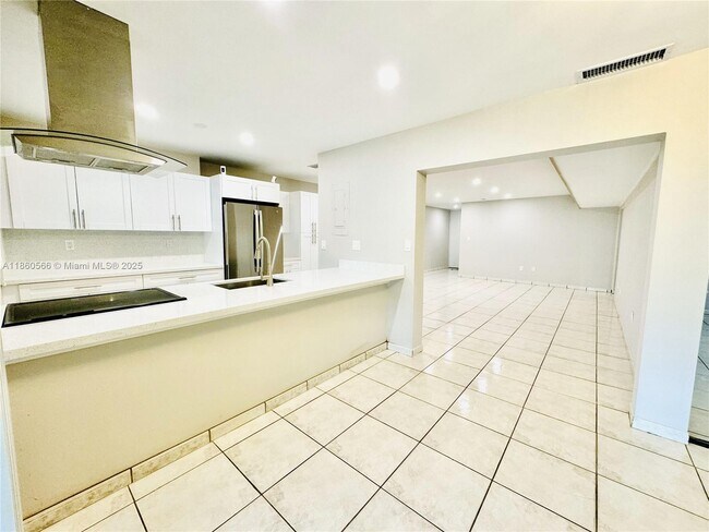 Building Photo - 6950 Sharpecroft Ct