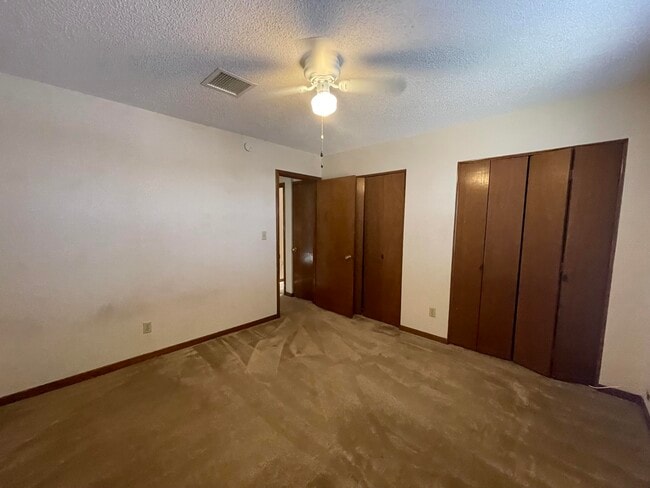 Building Photo - 6511 Amposta Dr