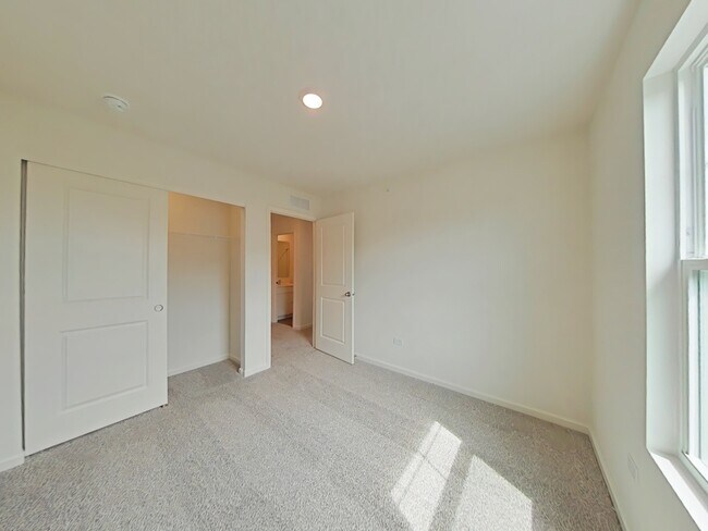 Building Photo - 334 Basin Ct