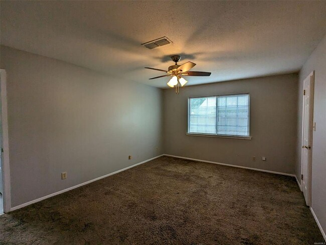 Building Photo - 1802 Jenny Dr