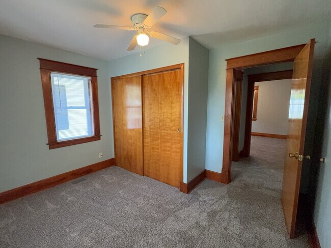 Building Photo - 2125 N Purdum St