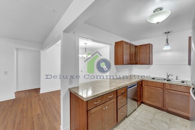 Building Photo - 3 Bedroom 1 Bathroom Apartment in ALTO!!