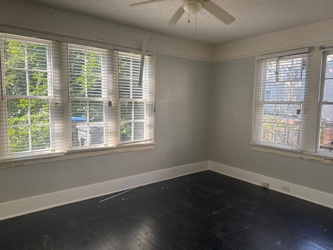 Building Photo - Now Renting! Close to Summervilile and Medical District