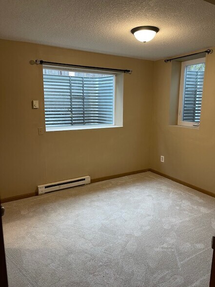 Building Photo - 226 W 33rd St