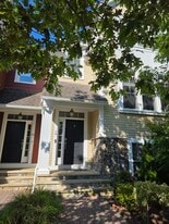 Building Photo - 59 Parkview St