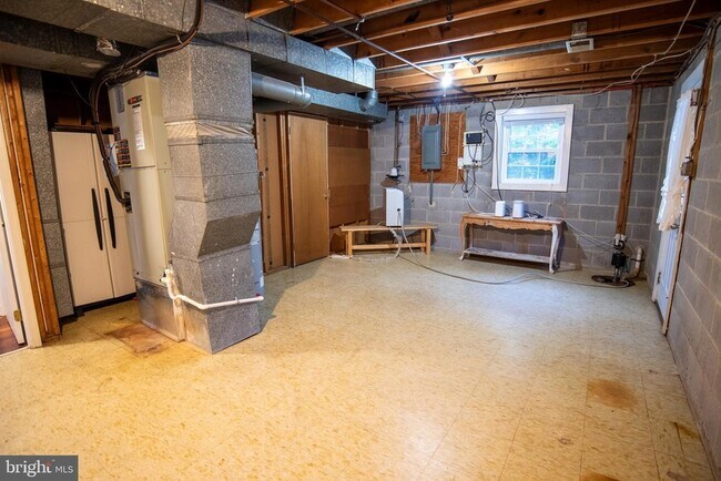 Building Photo - 10038 Chatelaine Cir