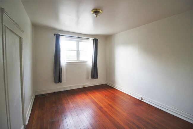 Building Photo - 2025/2026 JHU Off-Campus Awesome 6bd/3ba s...