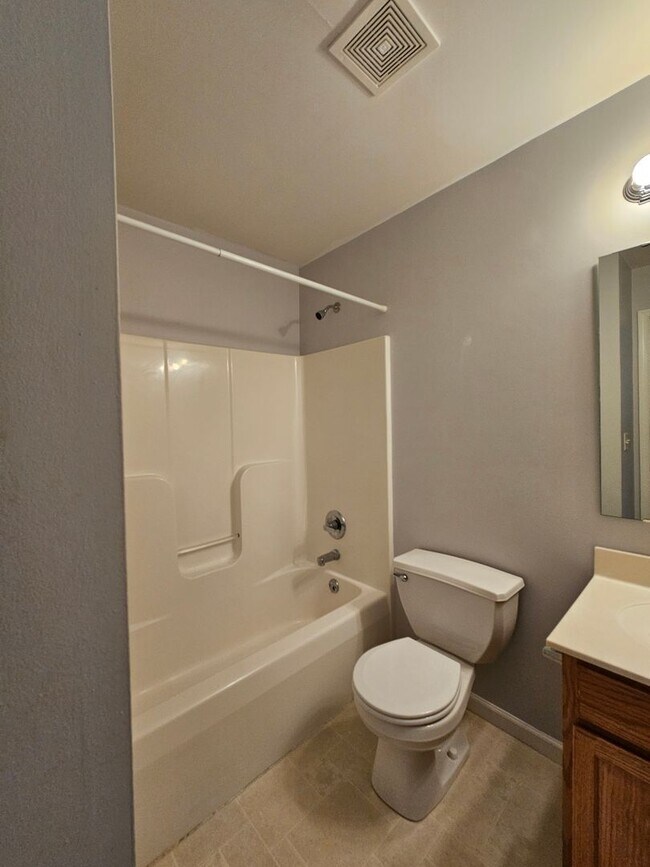 Building Photo - 505 Indian Rock Cir