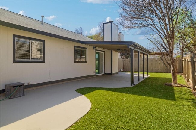 Building Photo - 4500 Sarasota Dr