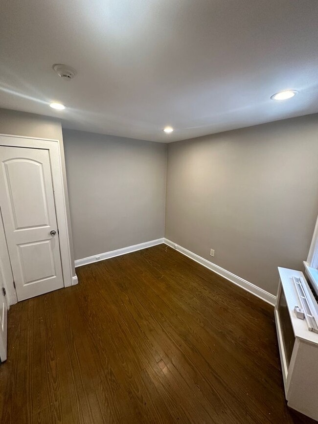 Building Photo - 241 Palisade Ave