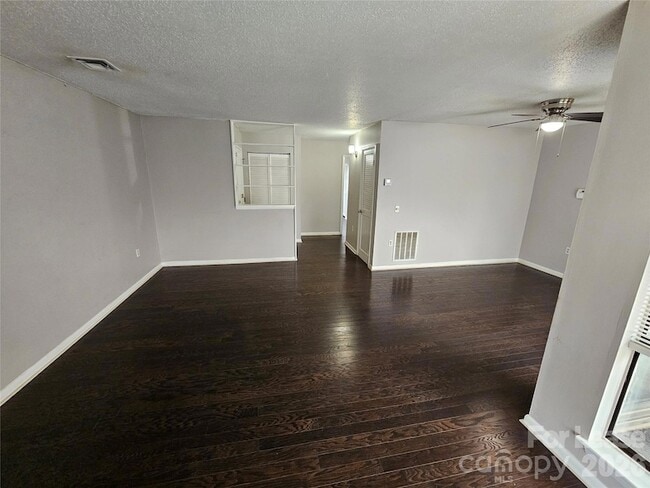 Building Photo - 4811 Spring Lake Dr