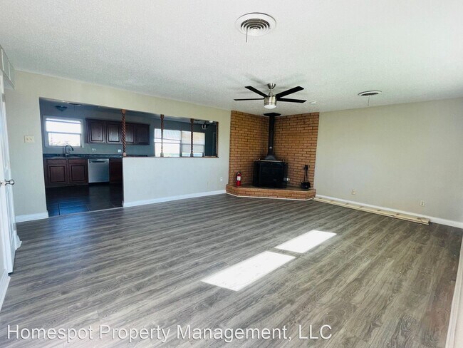 Building Photo - 3 br, 2 bath House - 1479A S Roosevelt Rd 5