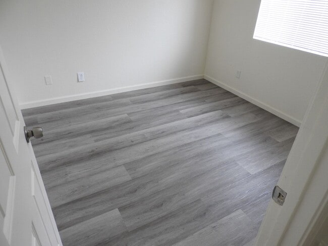 Building Photo - Three bedroom home