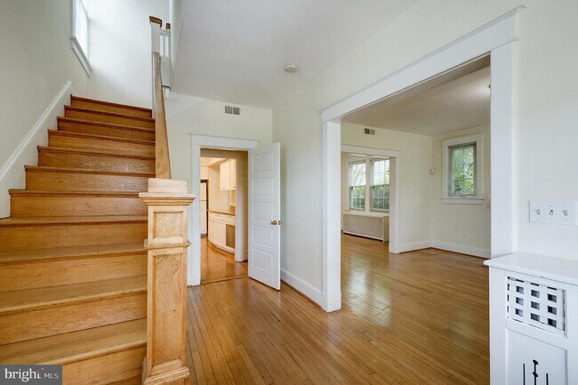 Building Photo - 4209 Ellicott St NW