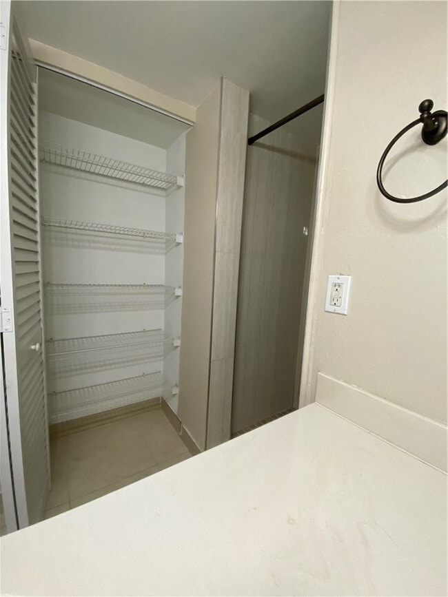 Building Photo - 4235 N University Dr