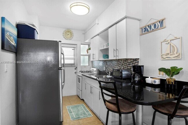 Building Photo - 300 74th St
