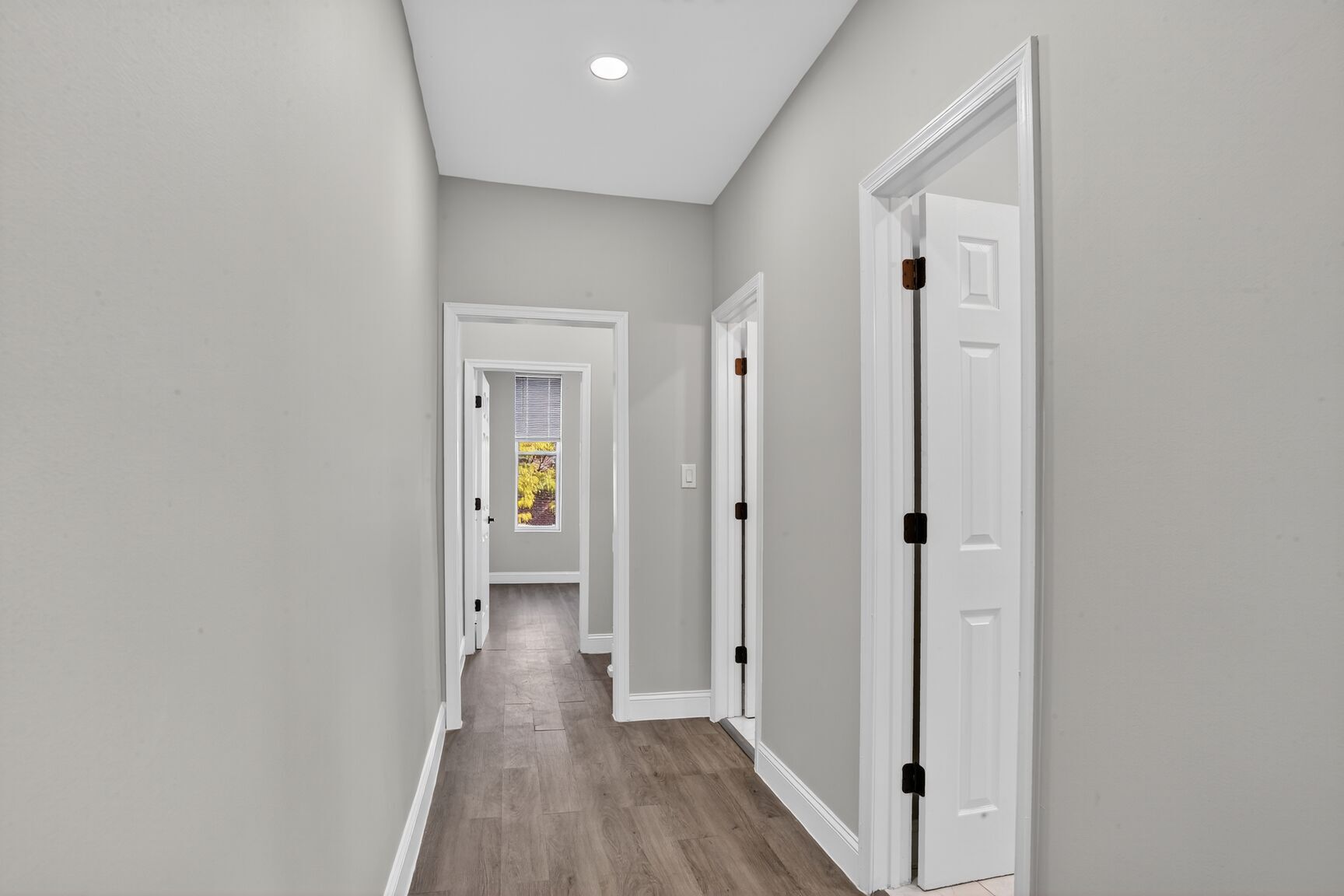 Building Photo - 1106 S Carey St