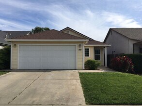 Building Photo - Lease Take Over available - 3-bed 2-bath
